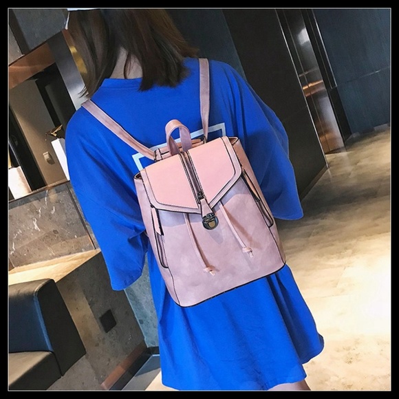 NEW CAMBRIDGE Bucket Backpack - Picture 2 of 8